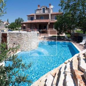 Vila s jedinstvenim bazenom 