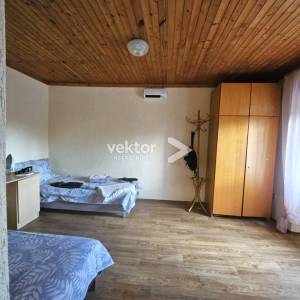 Viškovo, kuća sa dva stana i garažom