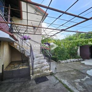 Viškovo, kuća sa dva stana i garažom