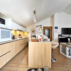 Viškovo, namješten 3-soban s dnevnim boravkom i okućnicom