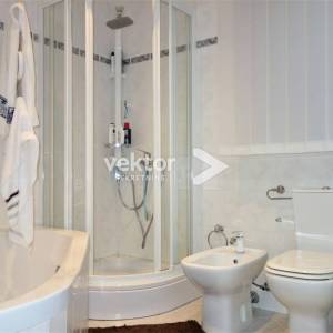 Viškovo, obiteljska kuća sa velikom okućnicom