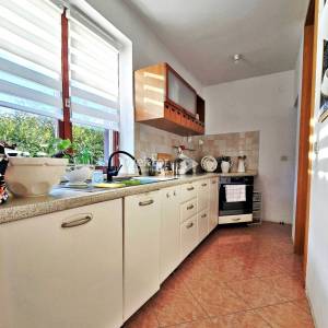 Viškovo, samostojeća kuća s okućnicom 650 m² i garažom