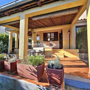 Viškovo, samostojeća kuća s okućnicom 650 m² i garažom