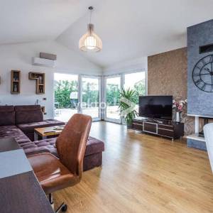 Višnjan, moderna kuća s bazenom