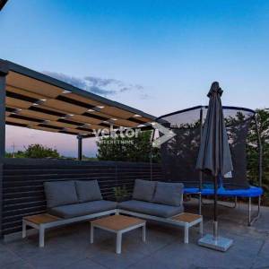 Višnjan, moderna kuća s bazenom