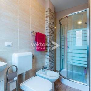 Vodnjan, okolica, kuća novije gradnje s bazenom