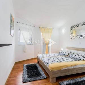 Vodnjan, okolica, kuća novije gradnje s bazenom