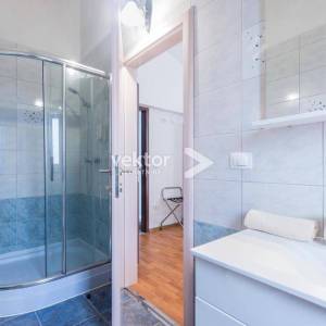 Vodnjan, okolica, kuća novije gradnje s bazenom