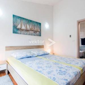 Vodnjan, okolica, kuća novije gradnje s bazenom