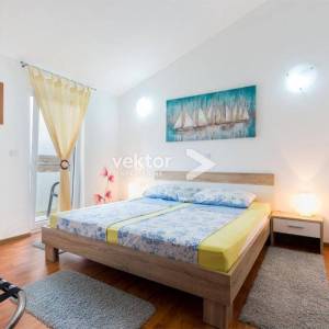 Vodnjan, okolica, kuća novije gradnje s bazenom