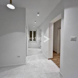 Vojak, preuređen 3-soban stan s balkonom