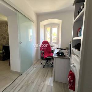 Volosko, uređen stan podijeljen na dvije jedinice, blizina mora