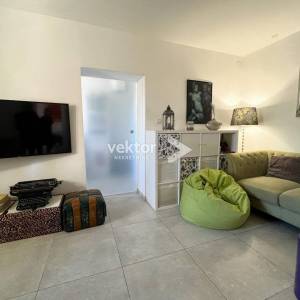 Volosko, uređen stan podijeljen na dvije jedinice, blizina mora