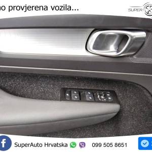 Volvo XC40 2.0 B4 Aut. Momentum 197 KS, LED+ACC+GR SJED+KAM+PDC+VIRT