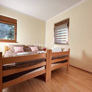 Vrata, apartman, 2-soban s dnevnim boravkom i balkonom