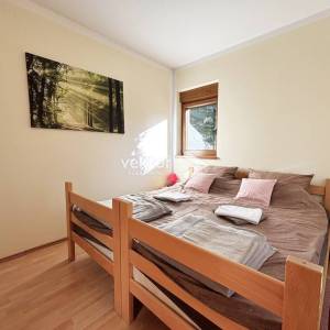 Vrata, apartman, 2-soban s dnevnim boravkom i balkonom