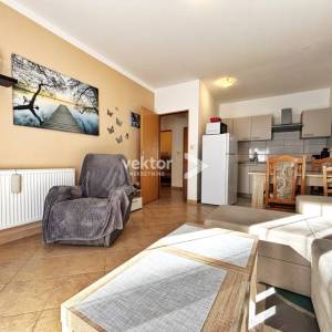 Vrata, apartman, 2-soban s dnevnim boravkom i balkonom