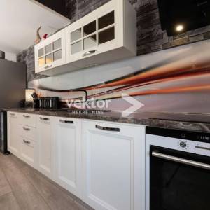 Vrbnik, kamena vila s bazenom