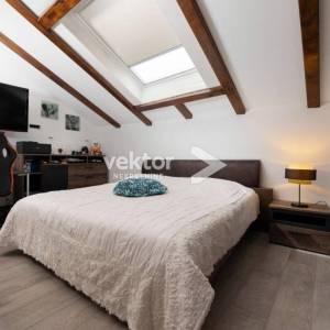 Vrbnik, kamena vila s bazenom