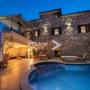 Vrbnik, kamena vila s bazenom