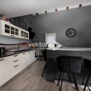 Vrbnik, kamena vila s bazenom