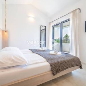 Vrbnik okolica, moderna kuća s bazenom, novogradnja