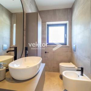 Vrbnik okolica, moderna kuća s bazenom, novogradnja