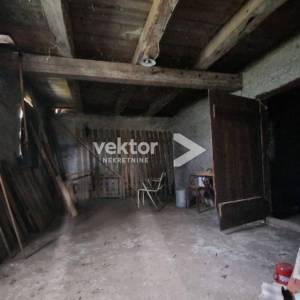 Vrbovsko, kuća s lijepim pogledom na zelenilo