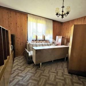 Vrbovsko, okolica, samostojeća kuća s velikom okućnicom