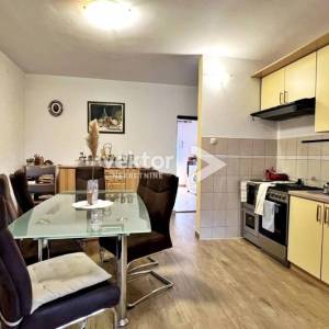 Vrbovsko, samostojeća kuća s 2.000m2 okućnice i poslovnim prostorom