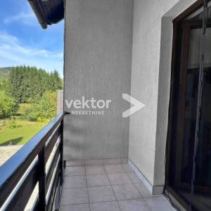 Vrbovsko, samostojeća kuća s 2.000m2 okućnice i poslovnim prostorom