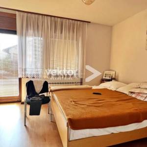 Vrbovsko, samostojeća kuća s 2.000m2 okućnice i poslovnim prostorom