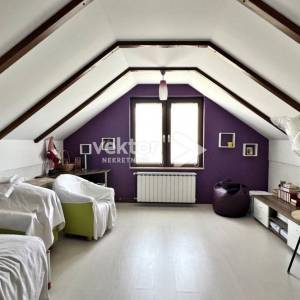 Vrbovsko, samostojeća kuća s 2.000m2 okućnice i poslovnim prostorom