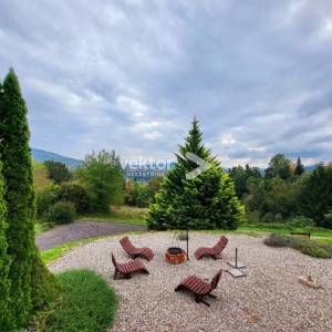 Vrbovsko, šarmantna kuća s otvorenim pogledom i velikom okućnicom