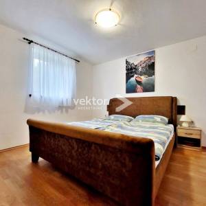 Vrbovsko, šarmantna kuća s otvorenim pogledom i velikom okućnicom