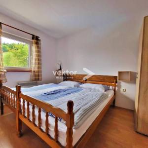 Vrbovsko, šarmantna kuća s otvorenim pogledom i velikom okućnicom