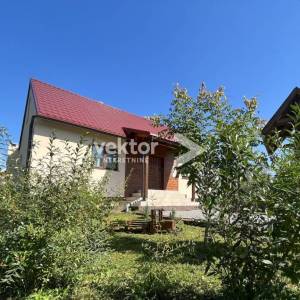 Vrbovsko, uređena goranska kuća s 7.700m2 zemljišta