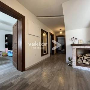 Vrbovsko, uređena goranska kuća s 7.700m2 zemljišta