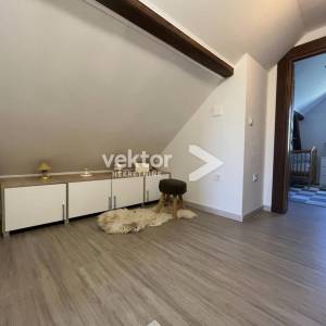 Vrbovsko, uređena goranska kuća s 7.700m2 zemljišta