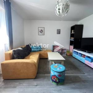 Vrbovsko, uređena goranska kuća s 7.700m2 zemljišta