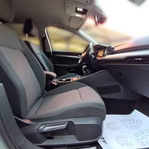 VW Golf 8 2.0 TDI BMT Life - 3 godine jamstva