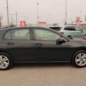 VW Golf VIII 1.0 eTSi DSG