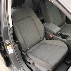 VW Golf VIII 1.0 eTSi DSG