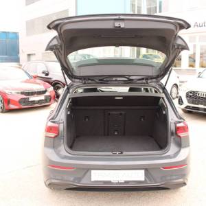 VW Golf VIII 1.0 eTSi DSG