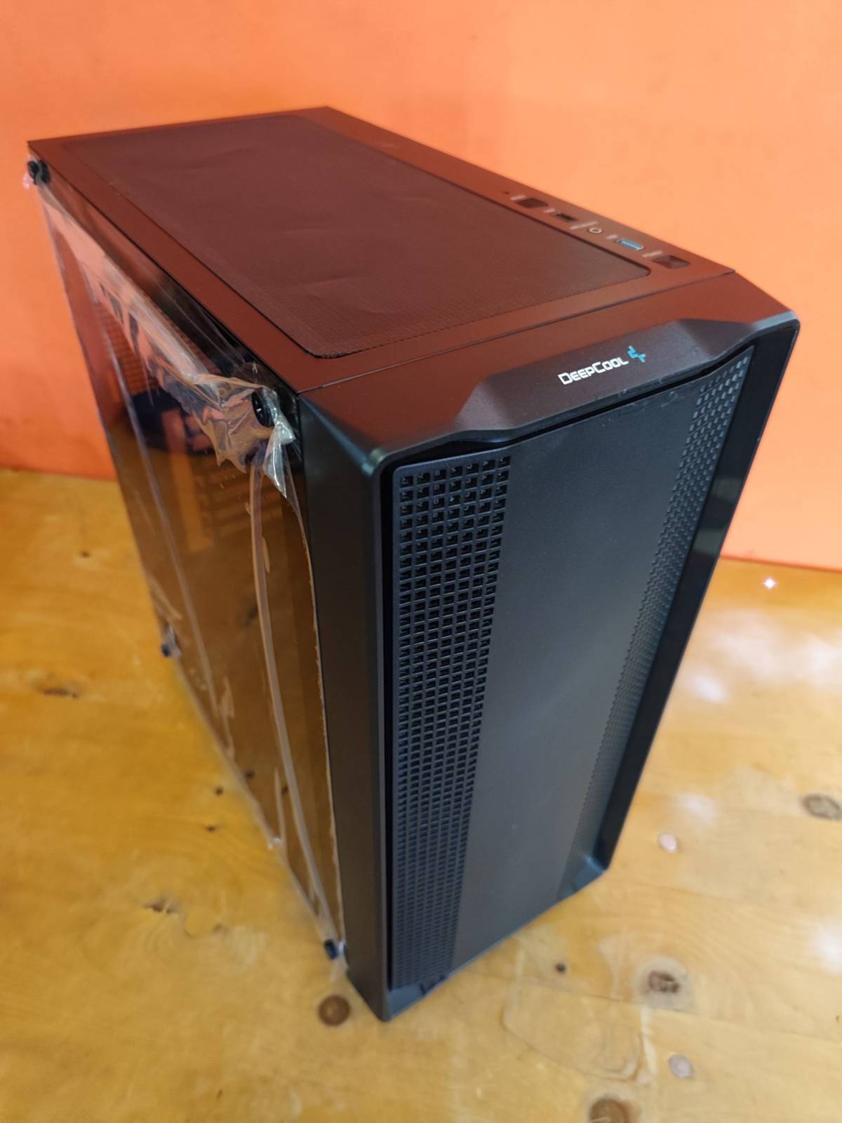 Xeon E5-2680 v4 14/28, K2200 4GB GDDR5, 16gb DDR4, m.2 256gb, HDD 4tb