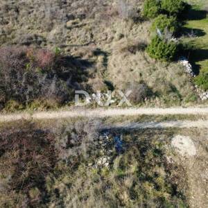 ZADAR, CRNO - Parcela 900 m² u građevinskoj zoni!