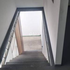 ZADAR, NOVI BOKANJAC - Skladište i poslovni prostor za prodaju!