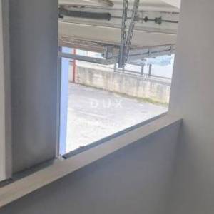 ZADAR, NOVI BOKANJAC - Skladište i poslovni prostor za prodaju!