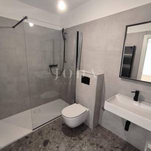 Zadar, trosobni stan sa vrtom i garažom