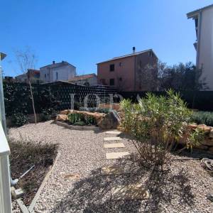 Zadar, trosobni stan sa vrtom i garažom